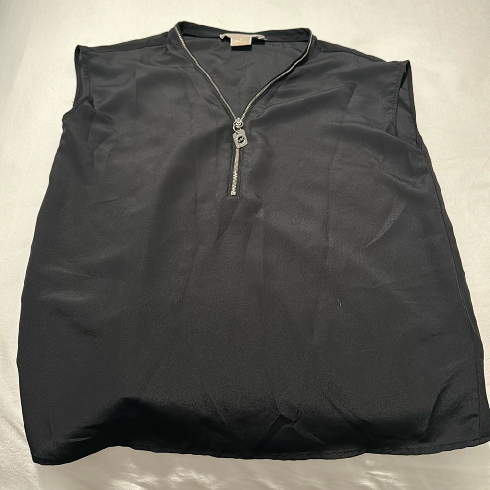 Michael Kors sleeveless flowy black top size P with silver front zipper